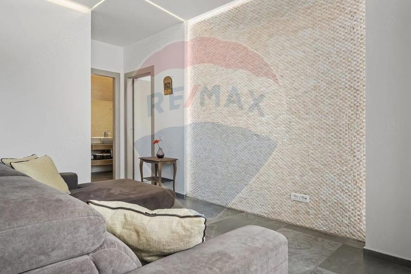 Apartament cu 2 camere semidecomandat în Centrul Civic