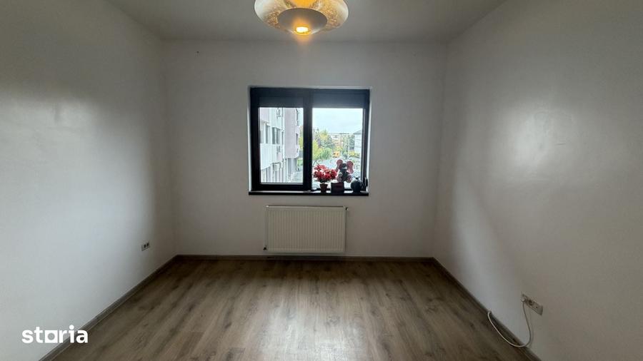 Casă cu 5 camere cu Teren 100 Mp în Chiajna
