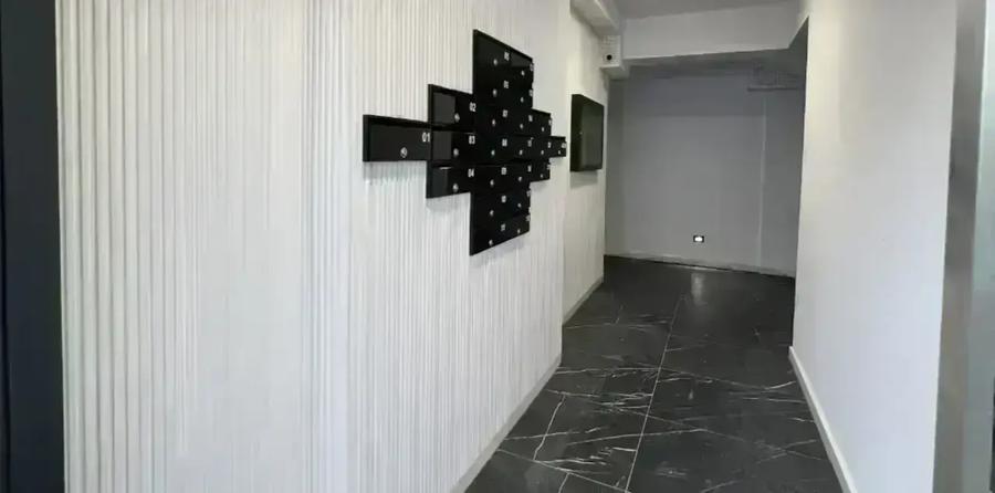 Apartament cu 3 camere decomandat în Moșilor