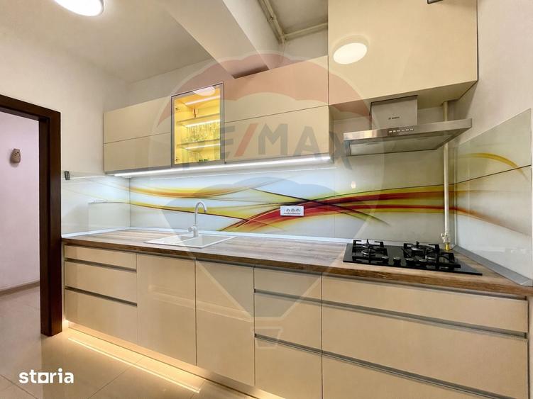 Apartament cu 3 camere decomandat în Sud