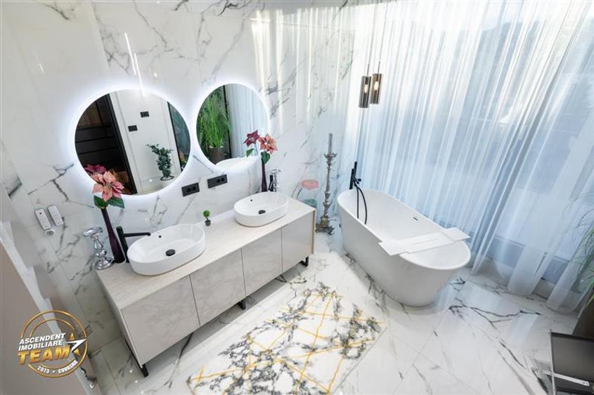 Apartament cu 4 camere decomandat în Central