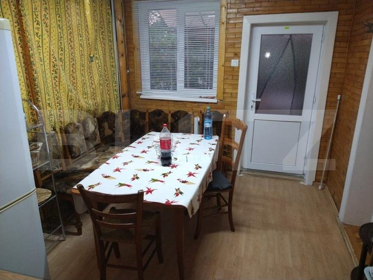 Casă individuală cu 5 camere cu Canalizare în Cetate