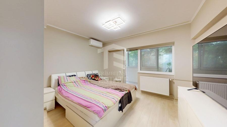 Apartament cu 3 camere decomandat, mobilat în Tei