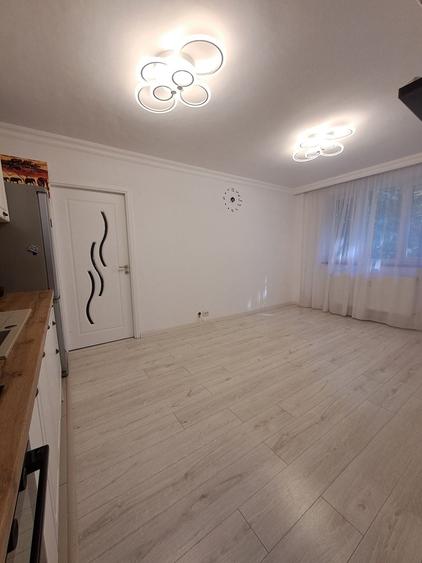 Inchiriez apartament 3 camere - zona Ozana - 7