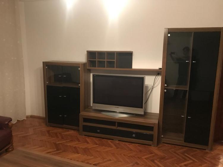 Apartament cu 4 camere circular în P-ța Unirii