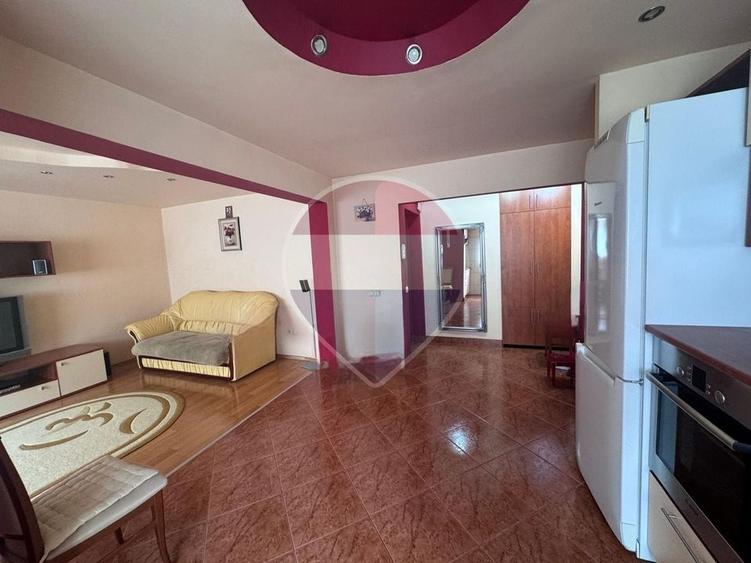 Apartament cu 3 camere decomandat, mobilat în Iosia-Nord
