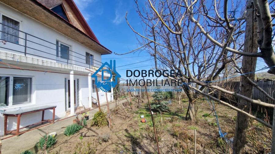 Casă individuală cu 6 camere cu Canalizare în Cataloi