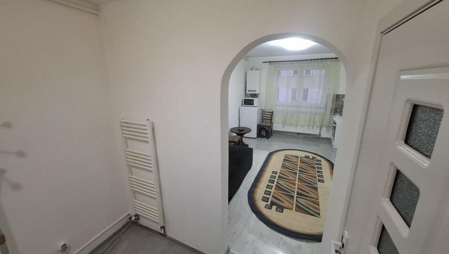 Garsonieră semidecomandată, mobilată în Dâmbul Rotund