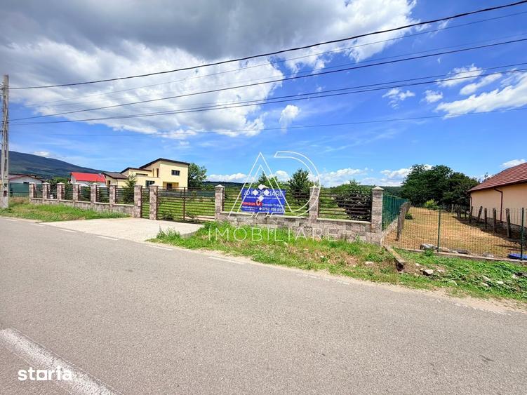 Teren de 8500 mp, în Runcu