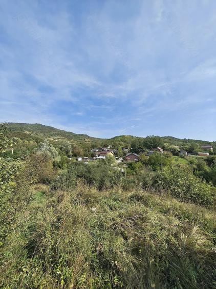 Teren de 2200 mp, în Gornet