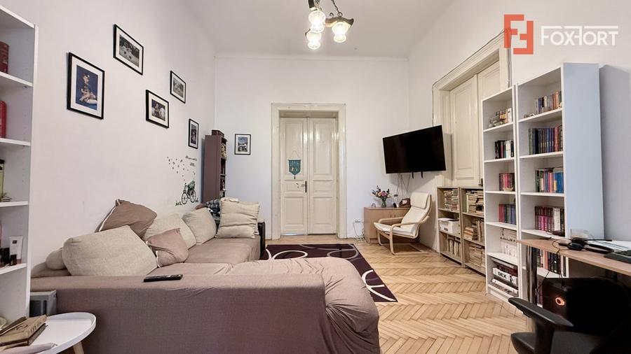 Apartament cu 4 camere circular, mobilat în P-ța Maria