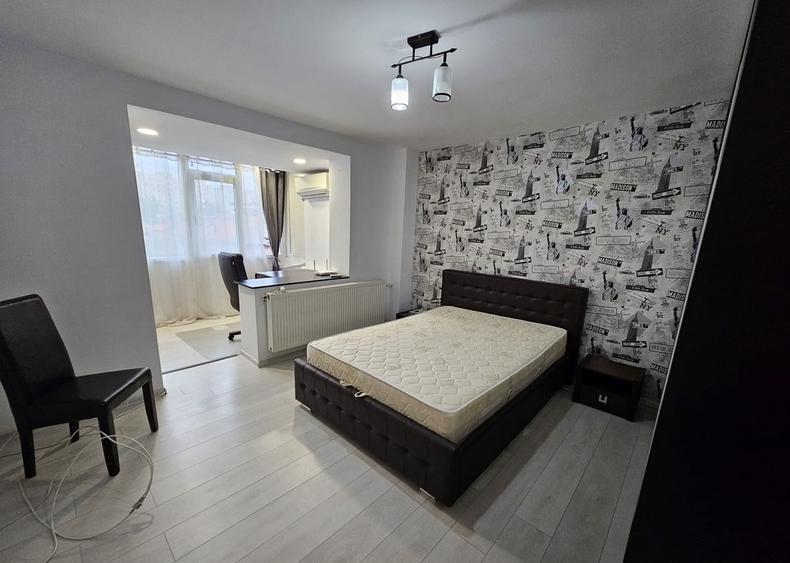 Apartament cu 3 camere decomandat, mobilat în Decebal