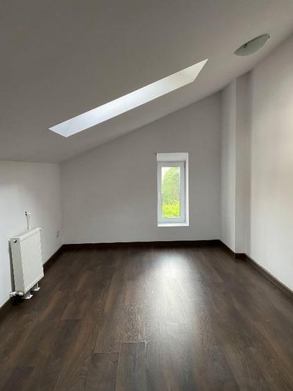 Apartament cu 4 camere semidecomandat în P-ța Romană