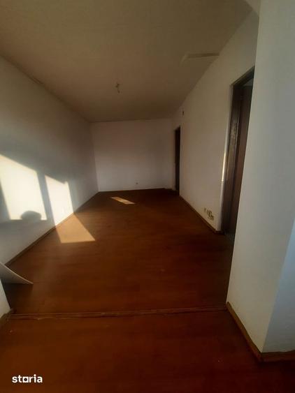 Garsoniera de vanzare cu balcon in Burdujeni - 11