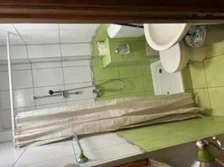 Apartament cu 3 camere semidecomandat în Ștefan cel Mare