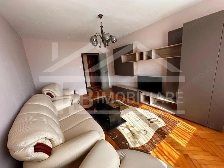 Apartament cu 3 camere decomandat în Tudor
