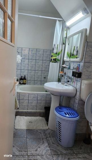 Apartament cu 2 camere,decomandat, elaj 1 , str. Brandusa , Micro 16. - 3