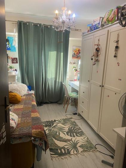 Apartament cu 3 camere semidecomandat în Central