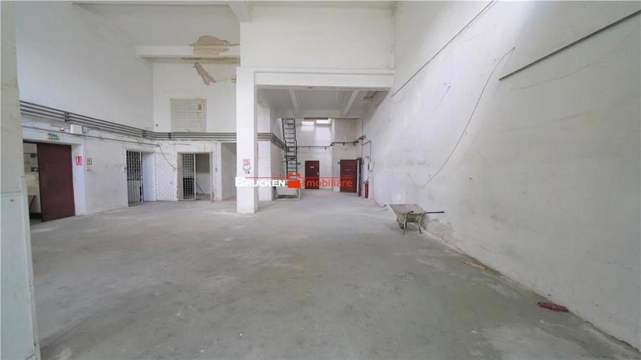 Spațiu comercial, de 1,500 mp, în Vașcău