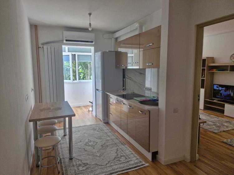 Apartament cu 2 camere decomandat în Exterior Vest