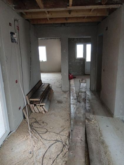 Casă cu 4 camere în Sânandrei