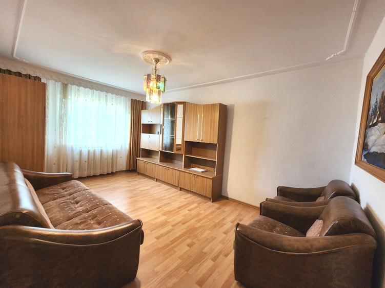 Apartament cu 2 camere decomandat, mobilat în Nicolina