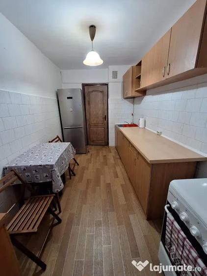 Apartament cu 2 camere semidecomandat în 9 Mai