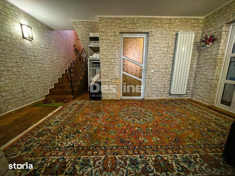 Casă cu 5 camere decomandat cu Teren 7200 Mp în Probota