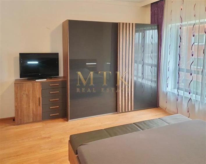 Apartament cu 4 camere decomandat, mobilat în Tei