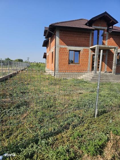 Casă cu 4 camere în Botiz