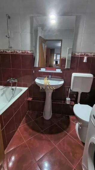 Apartament cu 2 camere semidecomandat, mobilat în Turda