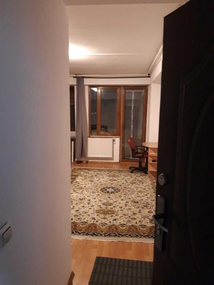 Garsonieră în Titan