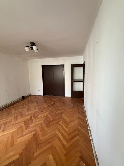 Apartament cu 4 camere în Central