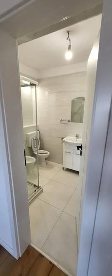 Apartament cu 4 camere decomandat în Telegrafului