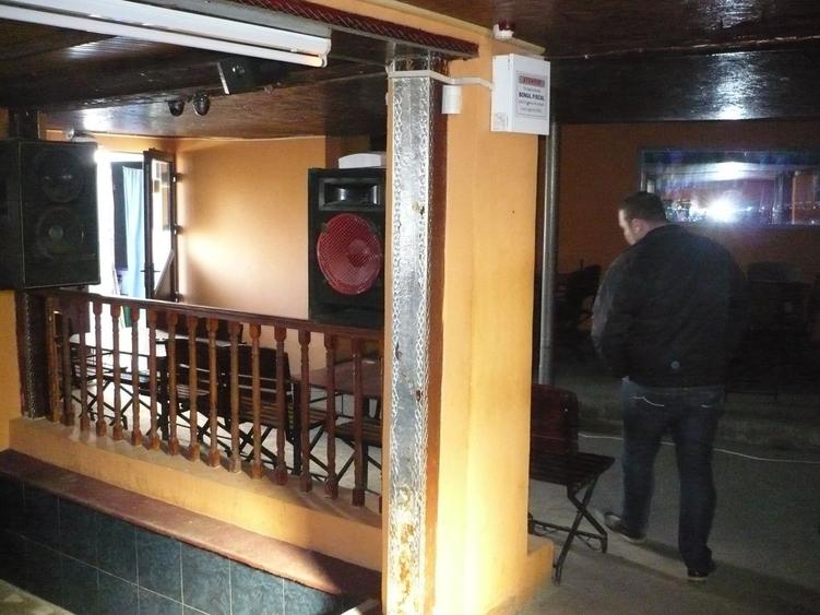 Spațiu comercial, de 120 mp, în Costești