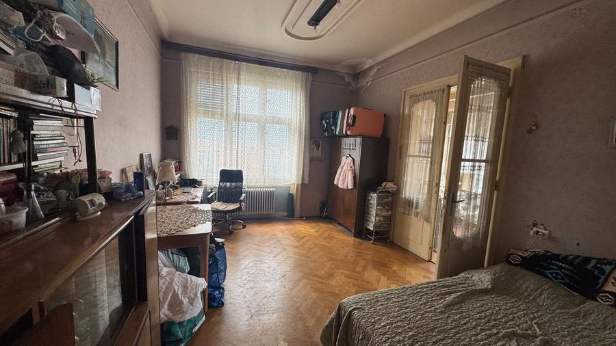 Apartament cu 5 camere decomandat în Central