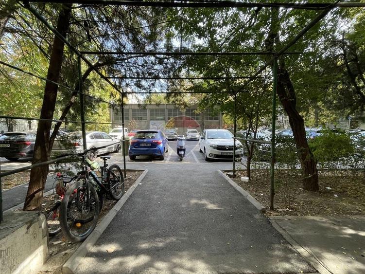 Apartament cu 2 camere semidecomandat, mobilat în Drumul Taberei