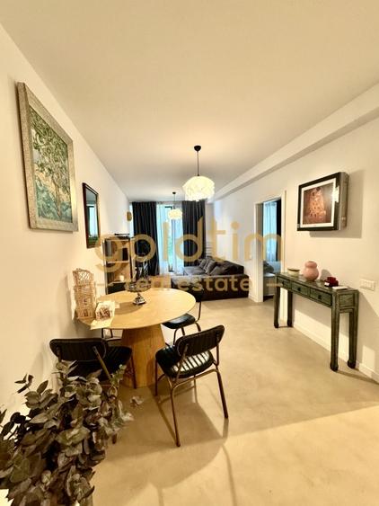 Apartament cu 2 camere semidecomandat, mobilat în Dacia