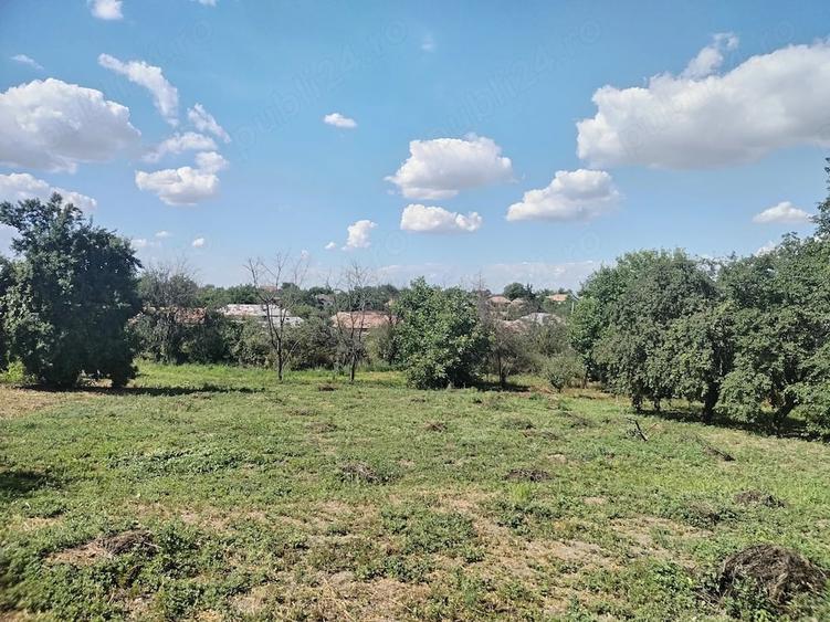 Teren de 1880 mp, în Central