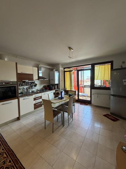 Apartament cu 2 camere decomandat, mobilat în Soarelui