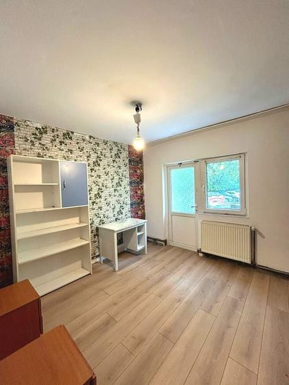 Apartament cu 3 camere decomandat, mobilat în Lipovei