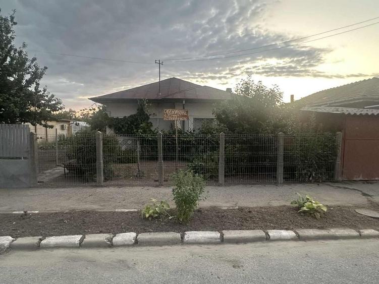 Casă cu 4 camere în Central