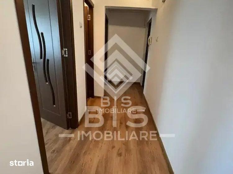 Apartament cu 3 camere semidecomandat în Nord