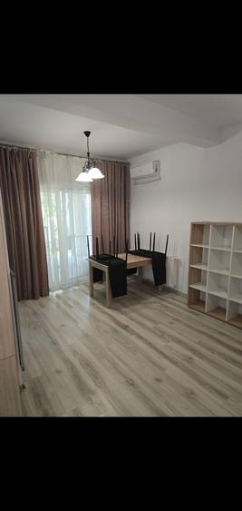 Casă cu 4 camere decomandat cu Teren 303 Mp în Central