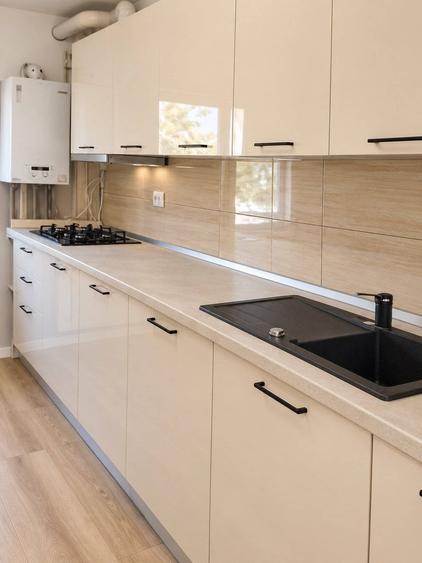 Apartament cu 3 camere decomandat în Zorilor
