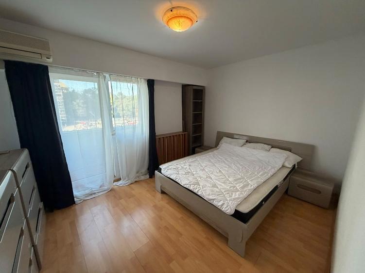 Apartament cu 2 camere decomandat, mobilat în P-ța Victoriei