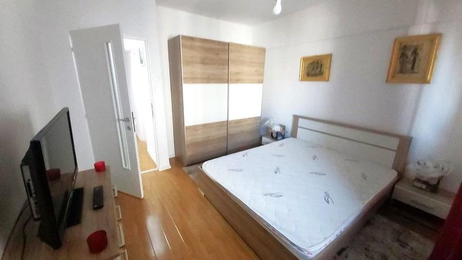 Apartament cu 3 camere în Armeneasca