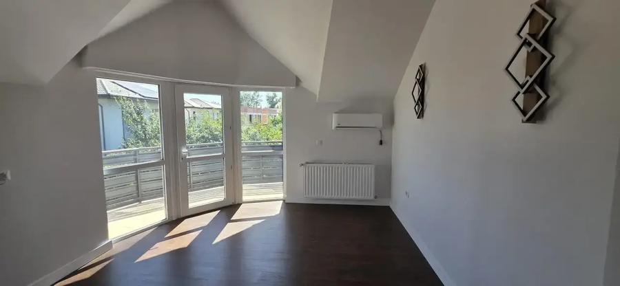 Casă individuală cu 5 camere cu Teren 640 Mp în Vest