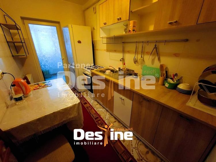 Garsonieră decomandată, mobilată în Vișani
