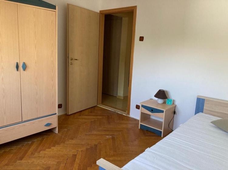 Apartament cu 3 camere decomandat în Bucovina